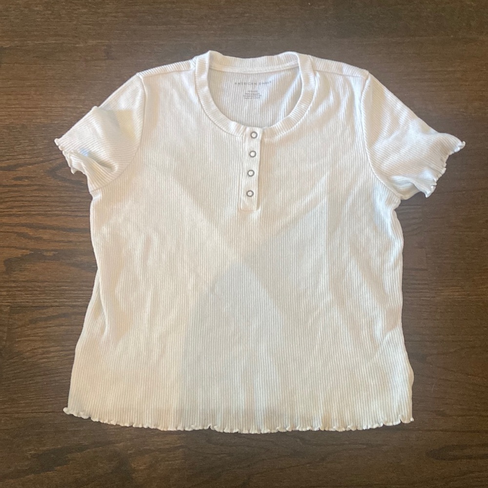 White American Eagle shirt